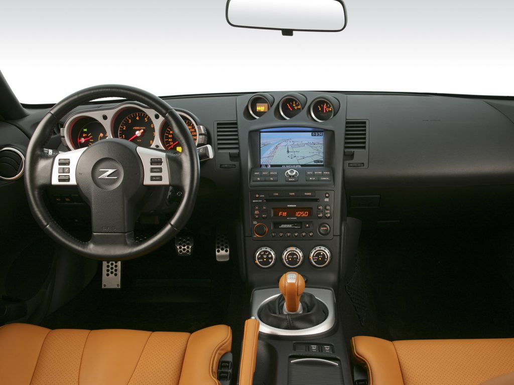 салон Nissan 350Z